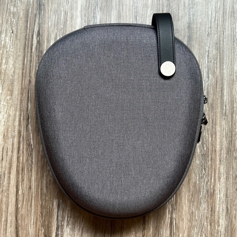 Apple AirPods Max Case